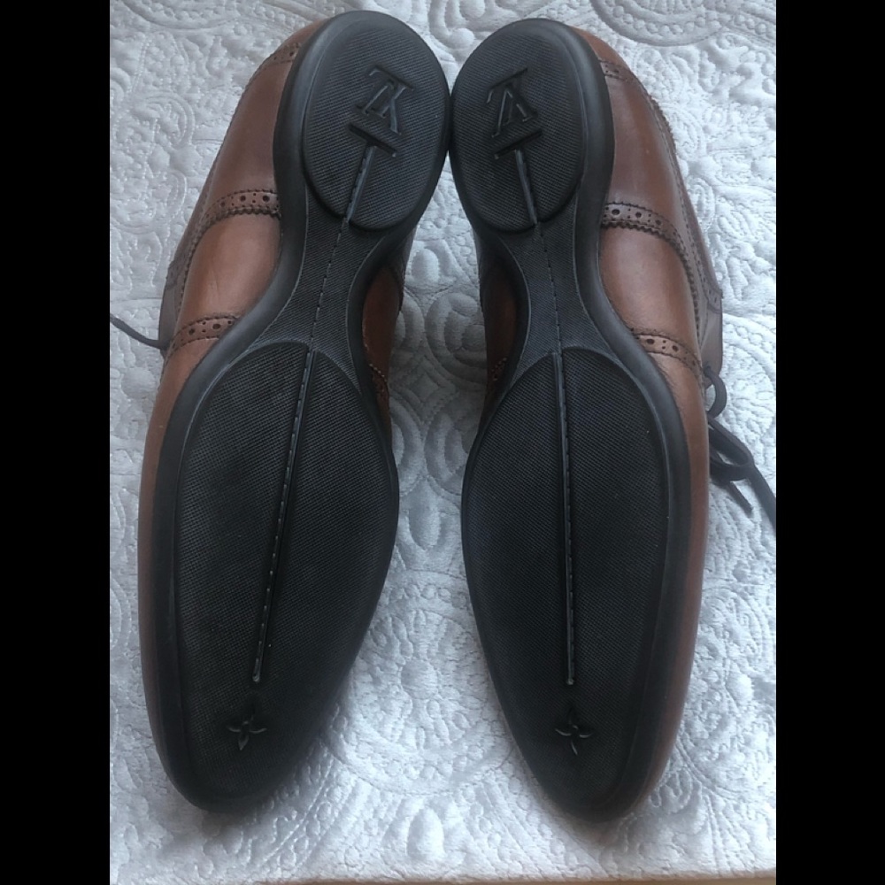 Brown Louis Vuitton sneakers - Picture 8 of 8